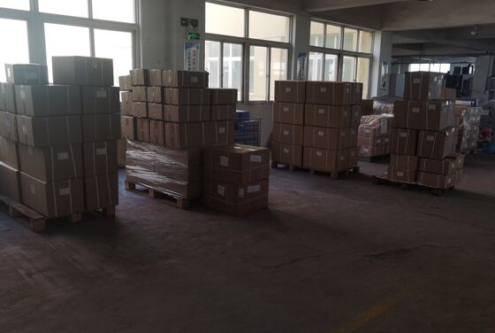 Pour les véhicules à moteur électrique à commande numérique, le système de freinage doit être équipé d'un dispositif de freinage à commande numérique.